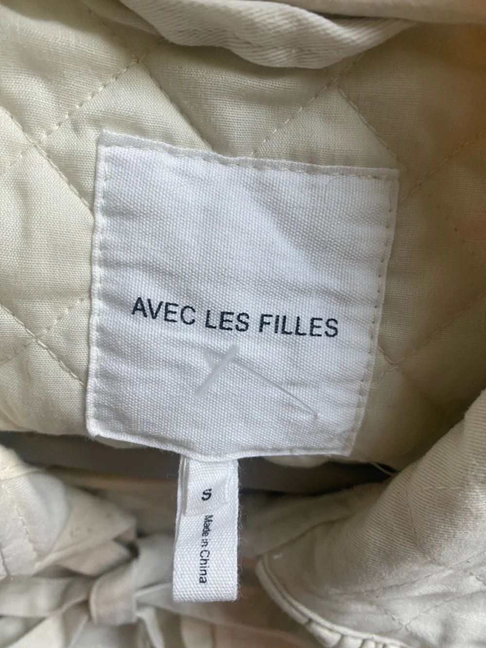 Avec Les Filles Cream Quilted Ruffle-Tie Puffer Jacket size Small - Picture 6 of 8